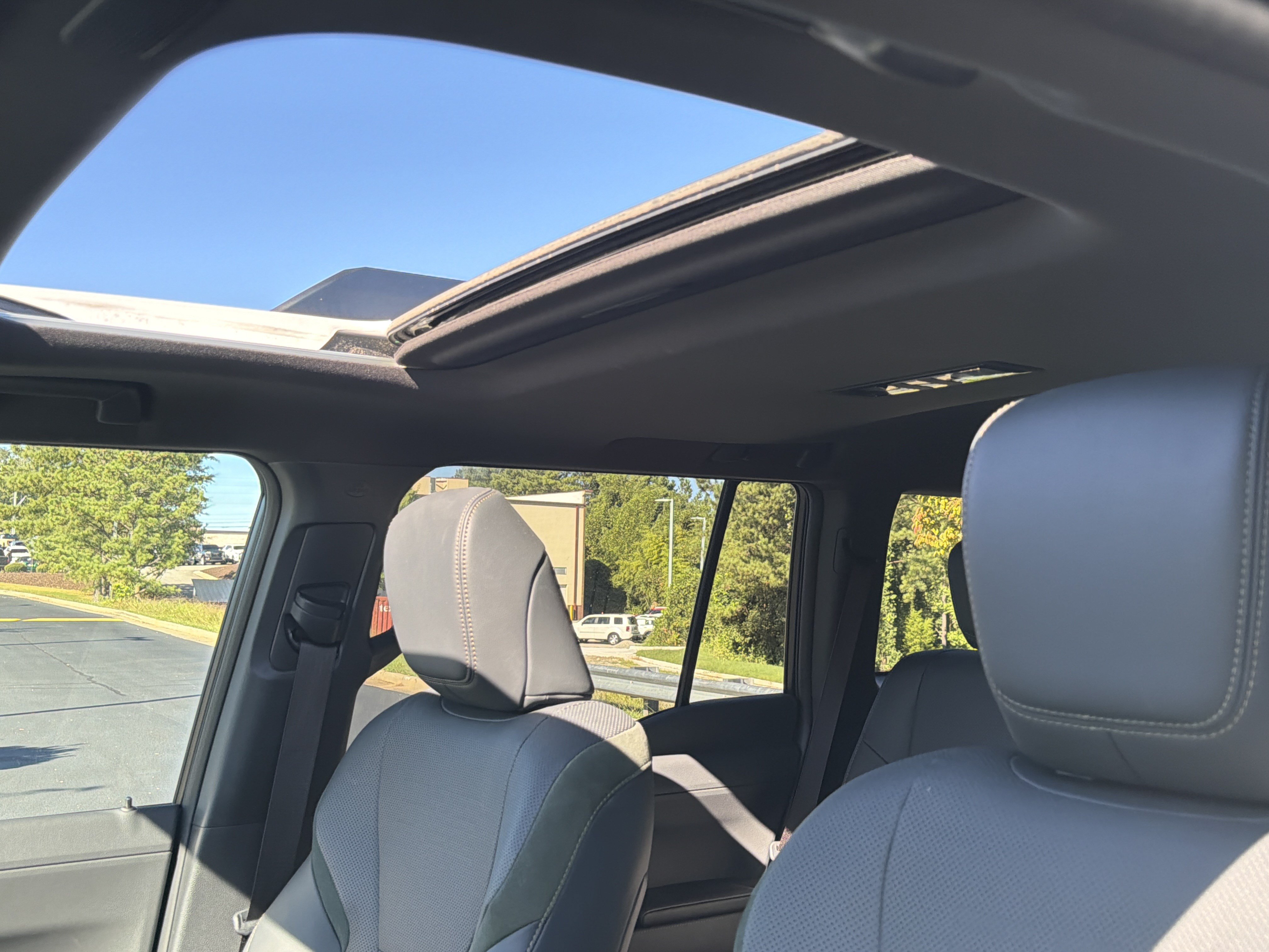 Used 2025 Lexus GX 550 AWD/4WD image 8