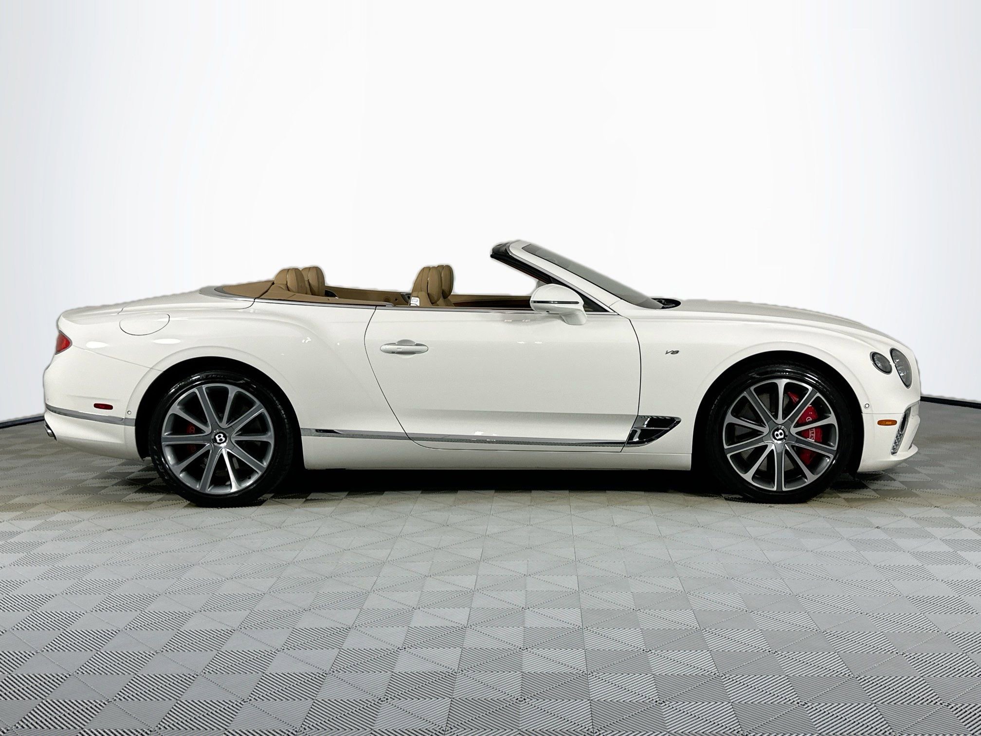 Certified 2020 Bentley Continental GT V8 AWD/4WD image 5