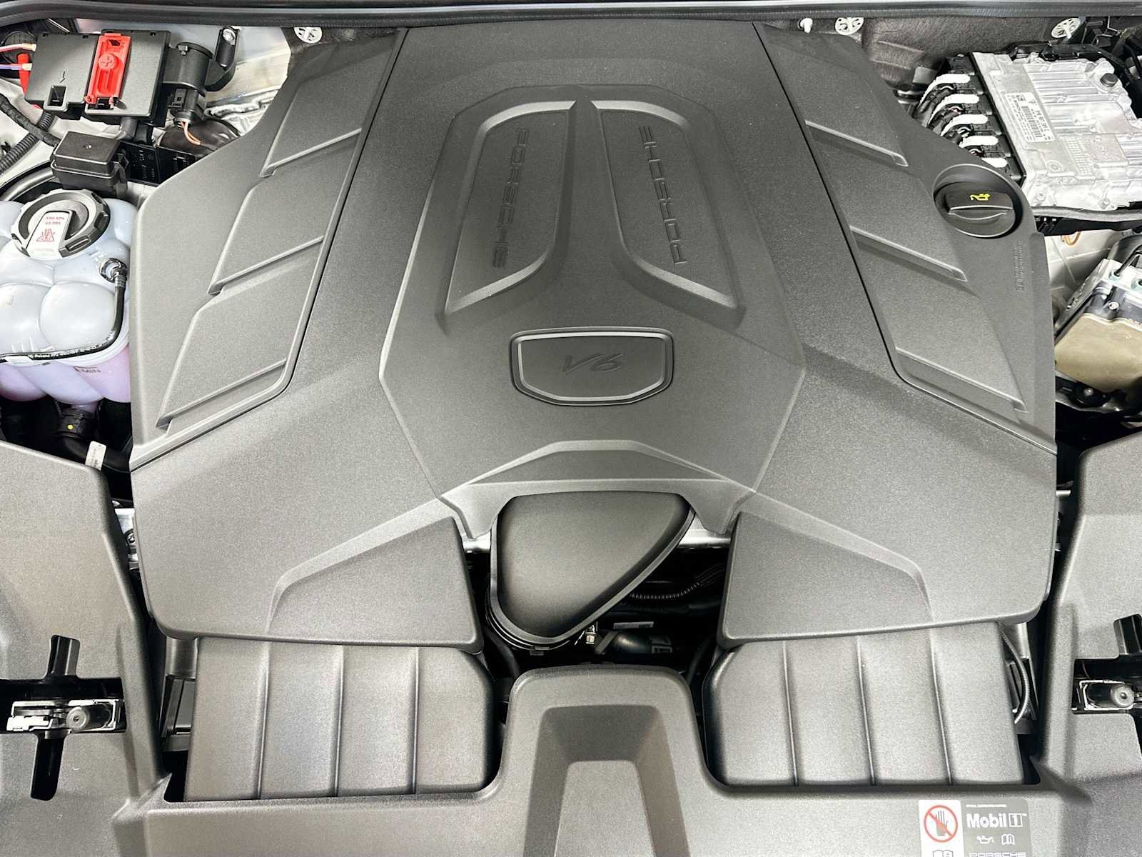 New 2025 Porsche Cayenne Coupe image 30