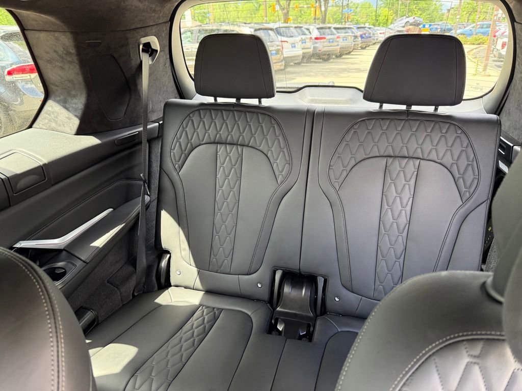 Used 2024 BMW X7 M60i w/ Executive Package AWD/4WD image 15
