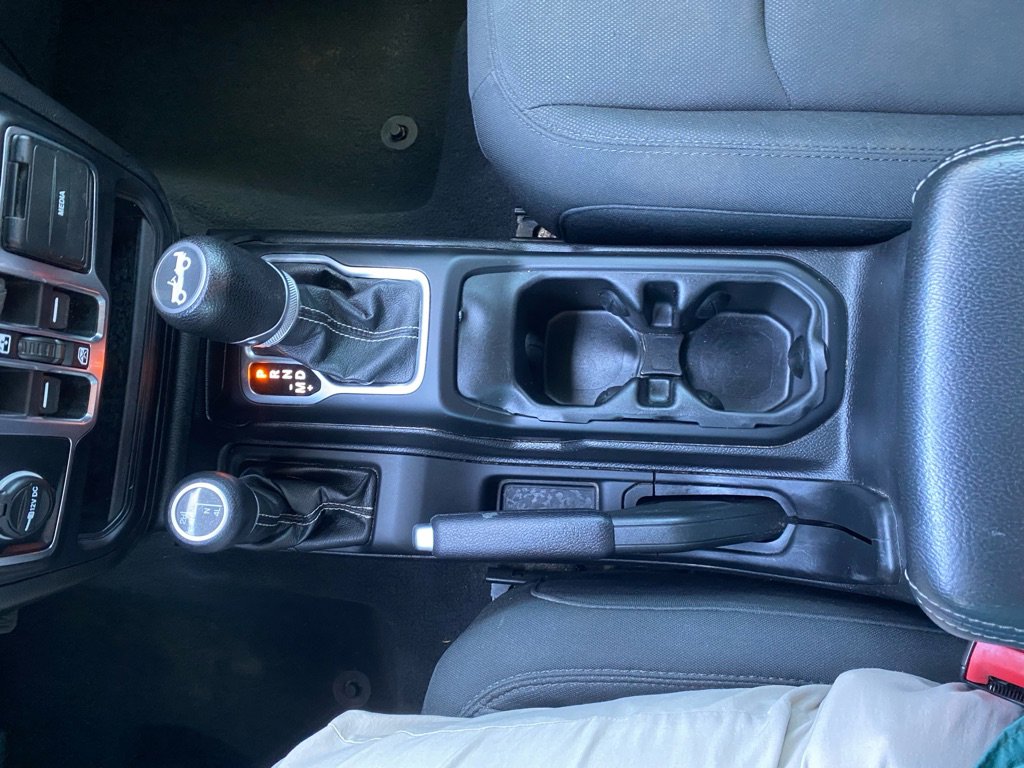 Used 2020 Jeep Wrangler Unlimited Sahara AWD/4WD image 26