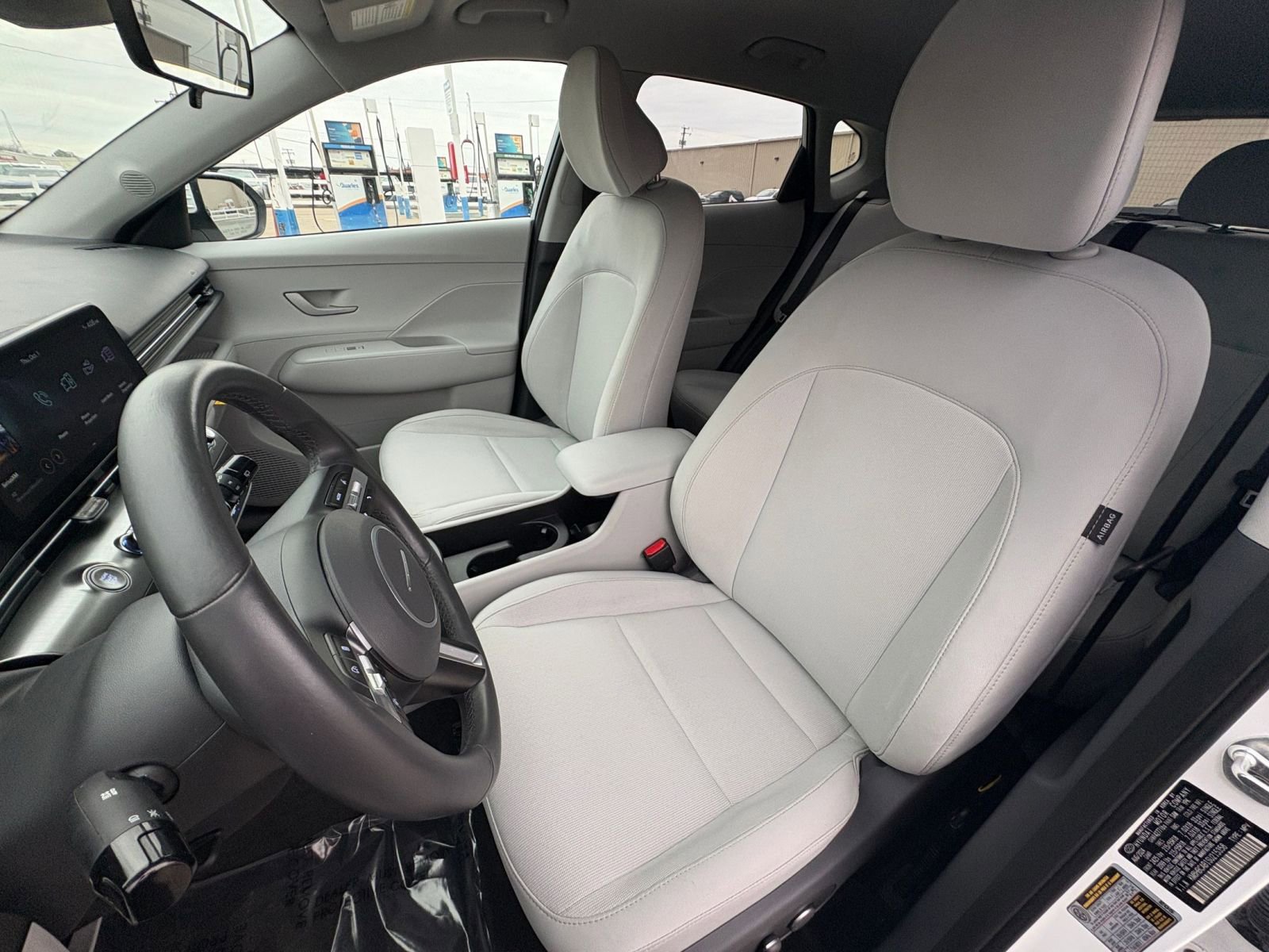Used 2025 Hyundai Kona SEL image 36