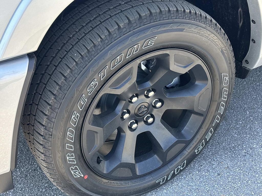 New 2026 RAM 1500 4x4 Crew Cab image 9