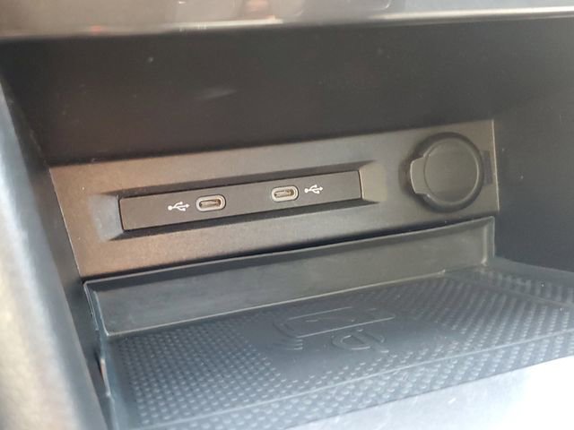 Certified 2021 Volkswagen Tiguan SE w/ Panoramic Sunroof Package image 22