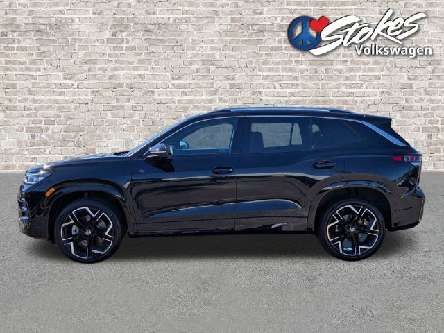 Used 2025 Volkswagen Tiguan SEL R-Line AWD/4WD image 7