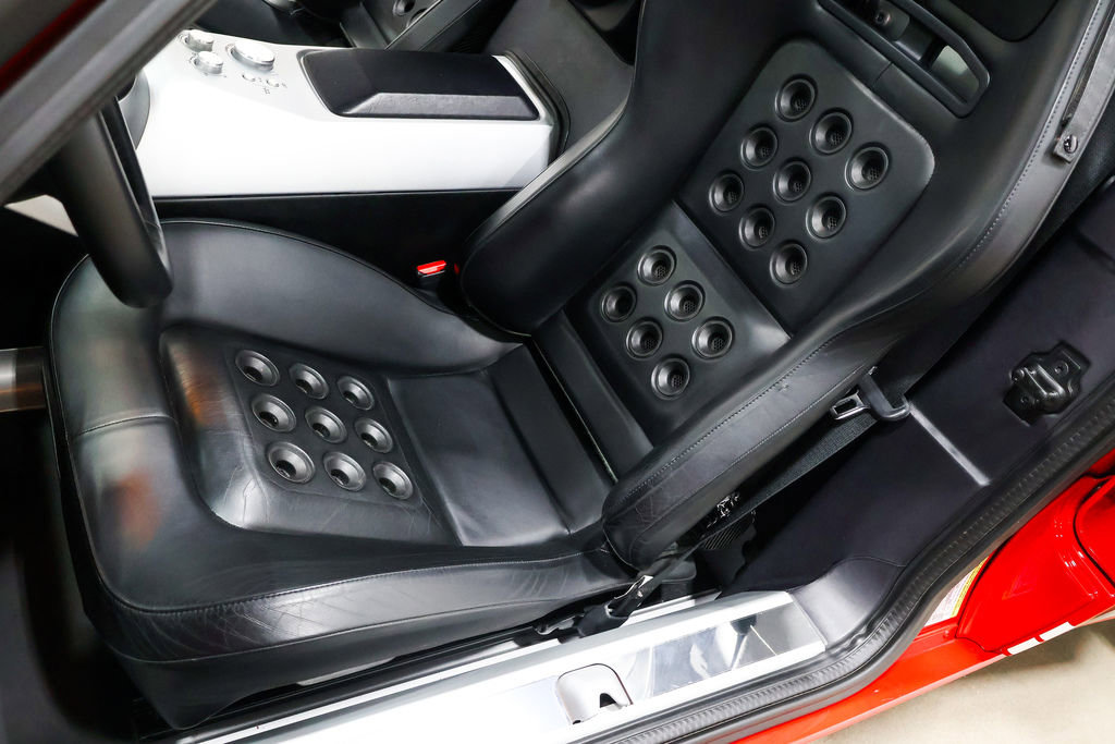 Used 2005 Ford GT RWD image 35
