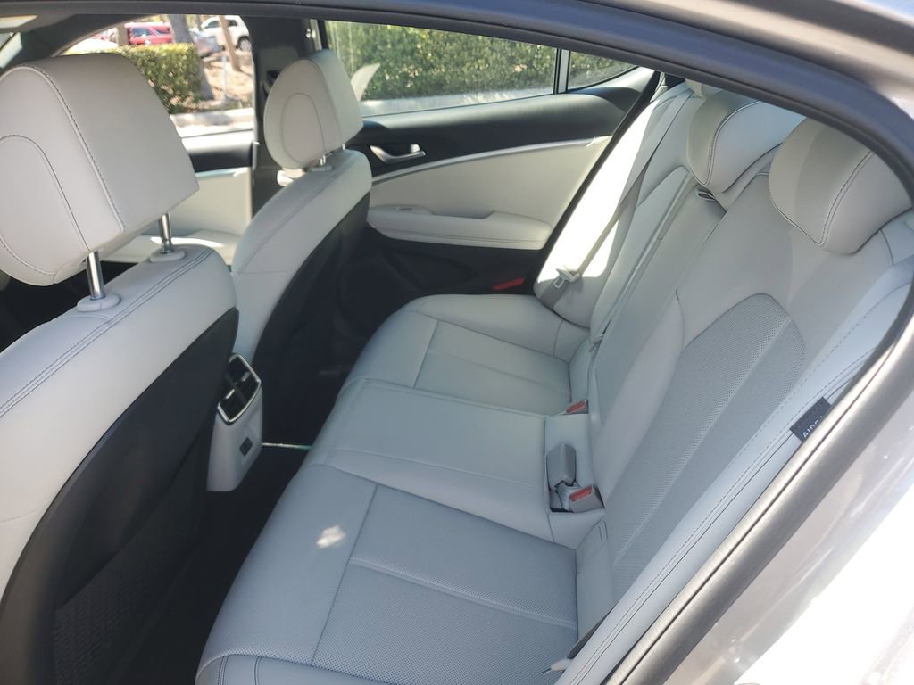 Used 2025 Genesis G70 2.5T AWD/4WD image 17