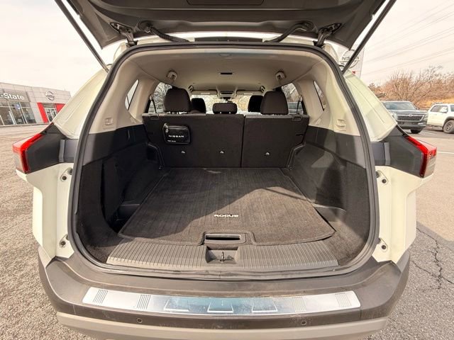 Certified 2023 Nissan Rogue SV image 18