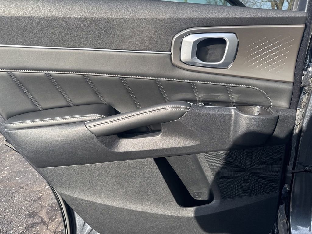 Used 2021 Kia Sorento SX image 22