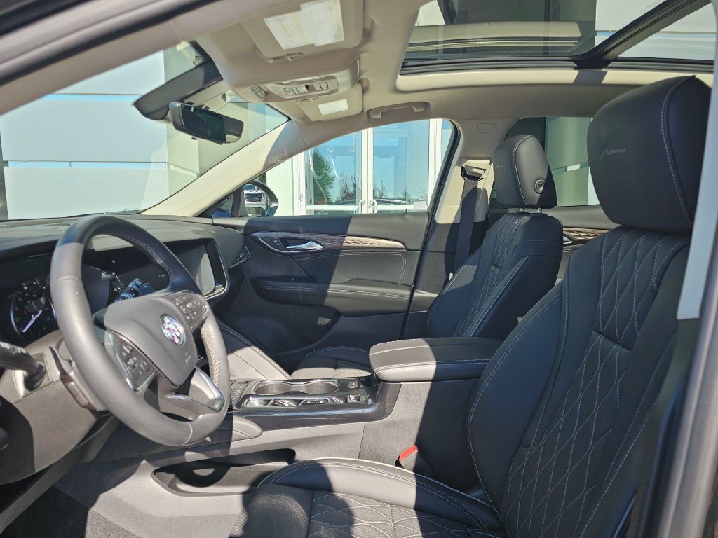 Used 2023 Buick Envision Avenir AWD/4WD image 58