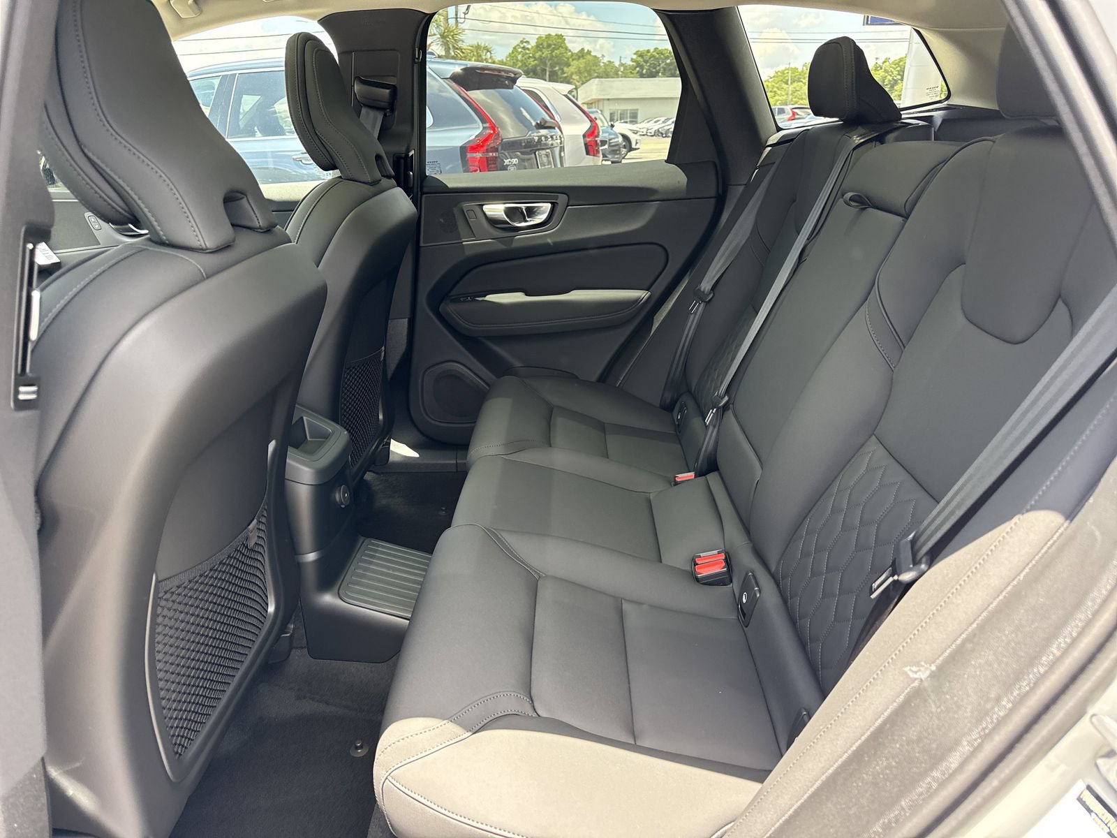 New 2026 Volvo XC60 T8 Plus w/ Protection Package Premier AWD/4WD image 13