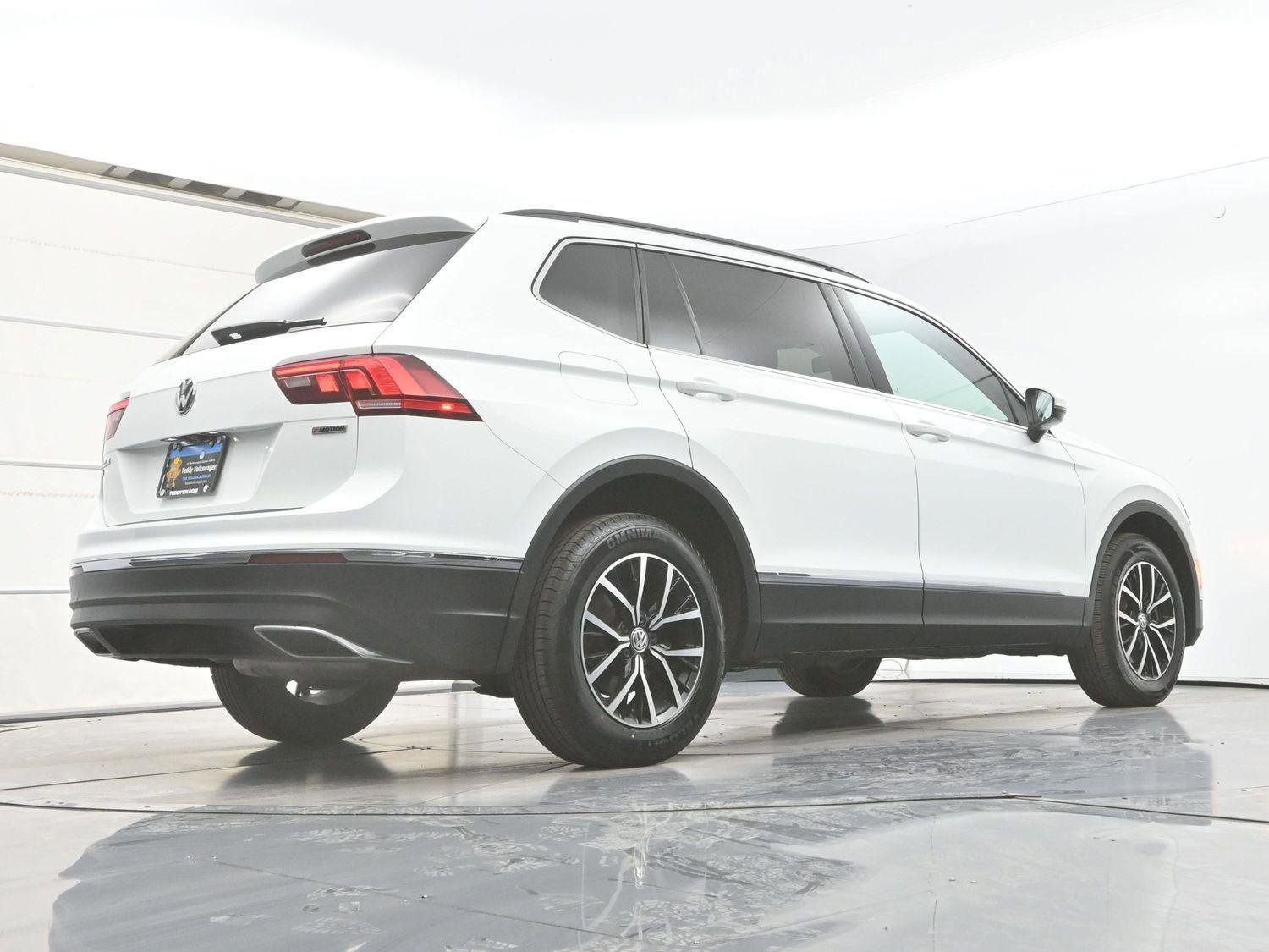 Used 2021 Volkswagen Tiguan SE w/ Panoramic Sunroof Package AWD/4WD image 31