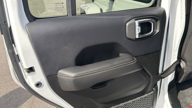 Used 2019 Jeep Wrangler Unlimited Sahara image 23