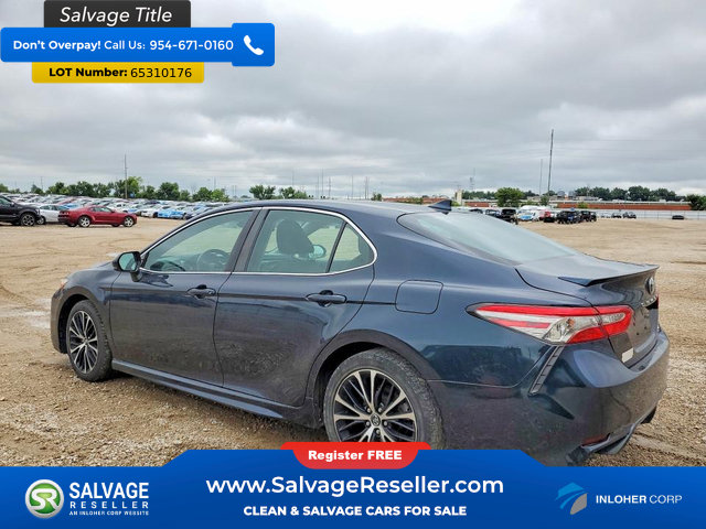 Used 2019 Toyota Camry SE FWD image 3