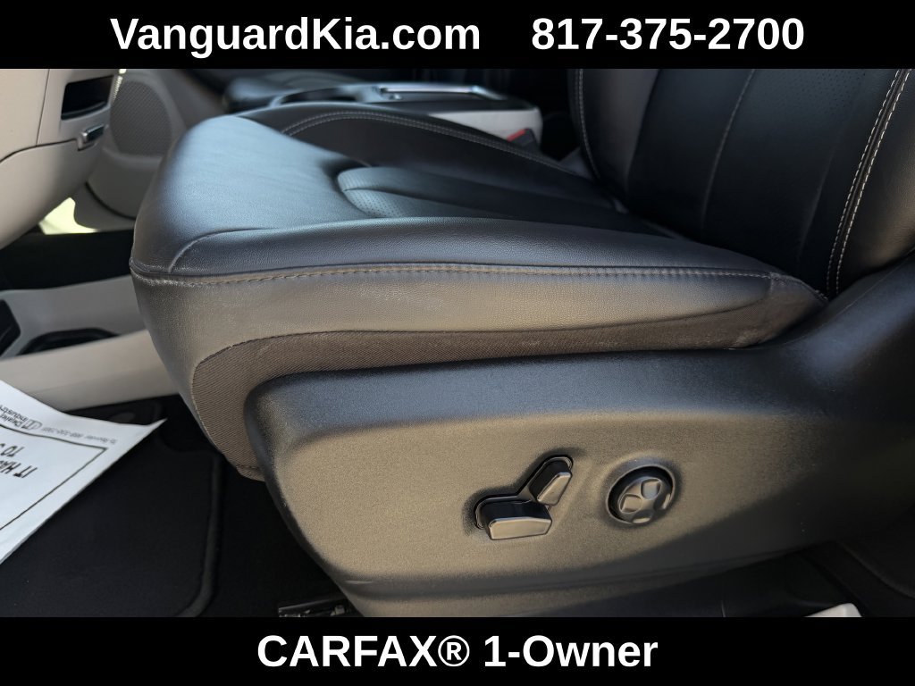 Used 2024 Chrysler Pacifica Touring-L FWD image 30