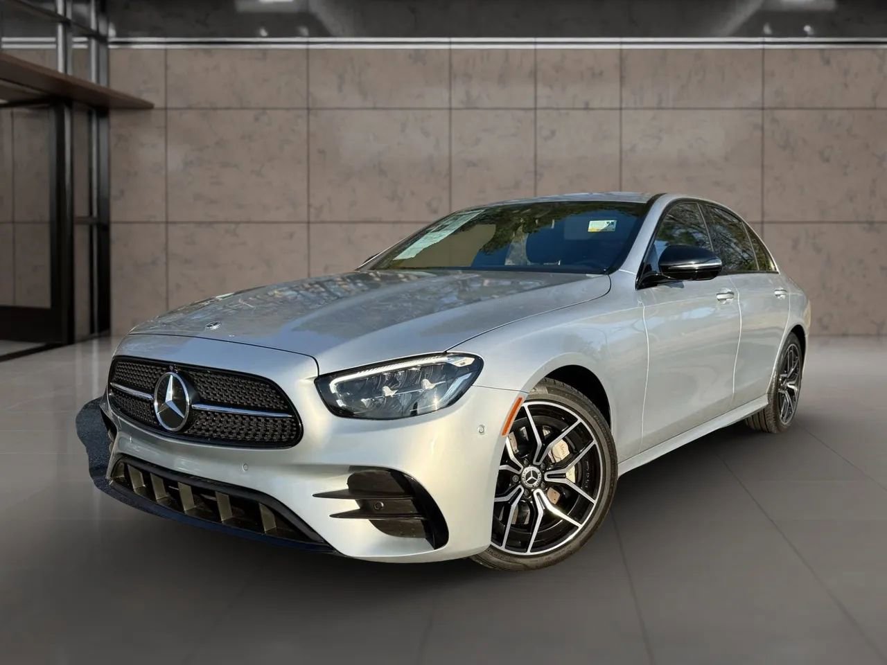 Used 2023 Mercedes-Benz E 350 Sedan image 2