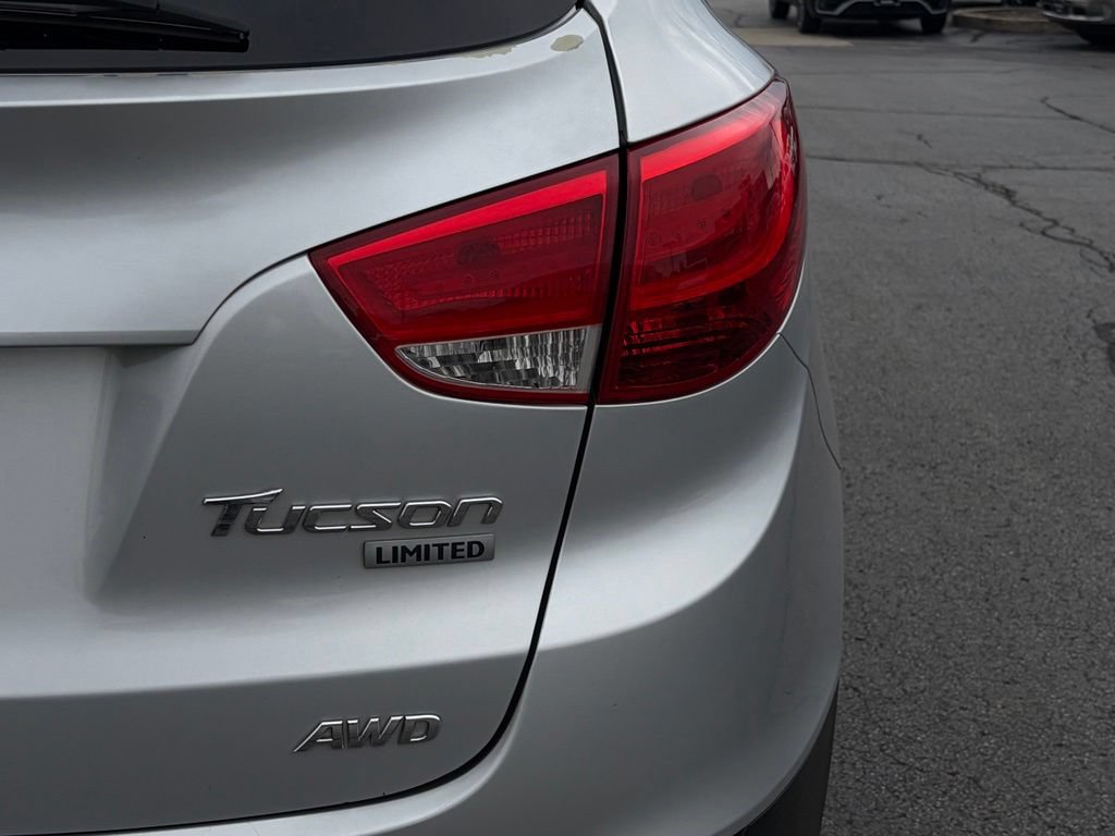 Used 2013 Hyundai Tucson Limited w/ Premium Pkg AWD/4WD image 9