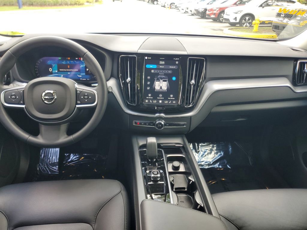 Certified 2025 Volvo XC60 B5 Core AWD/4WD image 13