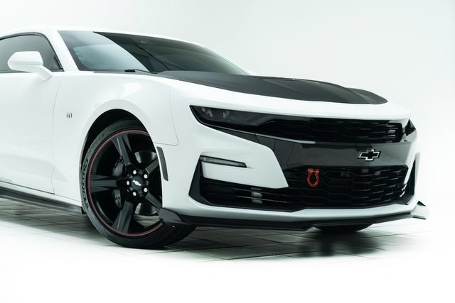 Used 2019 Chevrolet Camaro SS RWD image 4