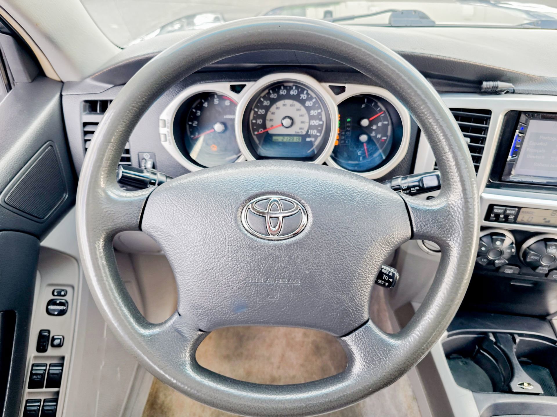 Used 2005 Toyota 4Runner SR5 AWD/4WD image 23