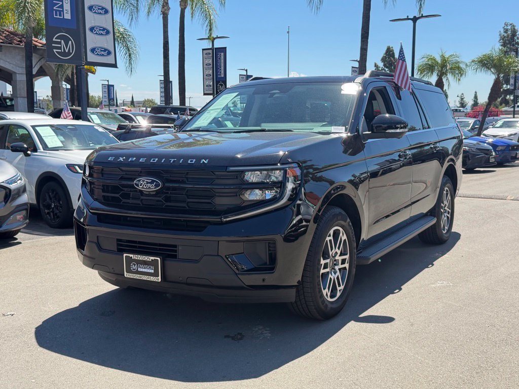 Used 2026 Ford Expedition Max Active RWD image 5