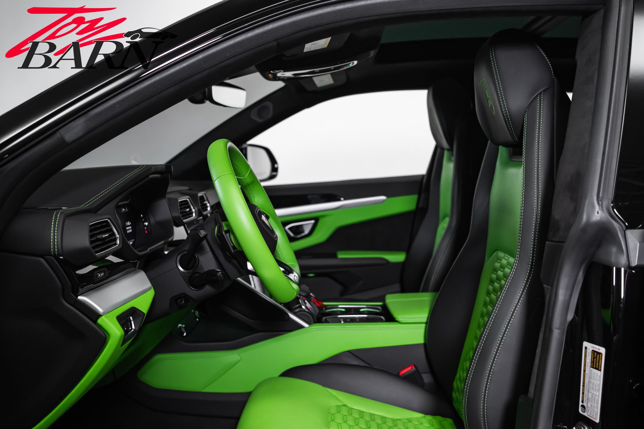 Used 2022 Lamborghini Urus AWD/4WD image 27