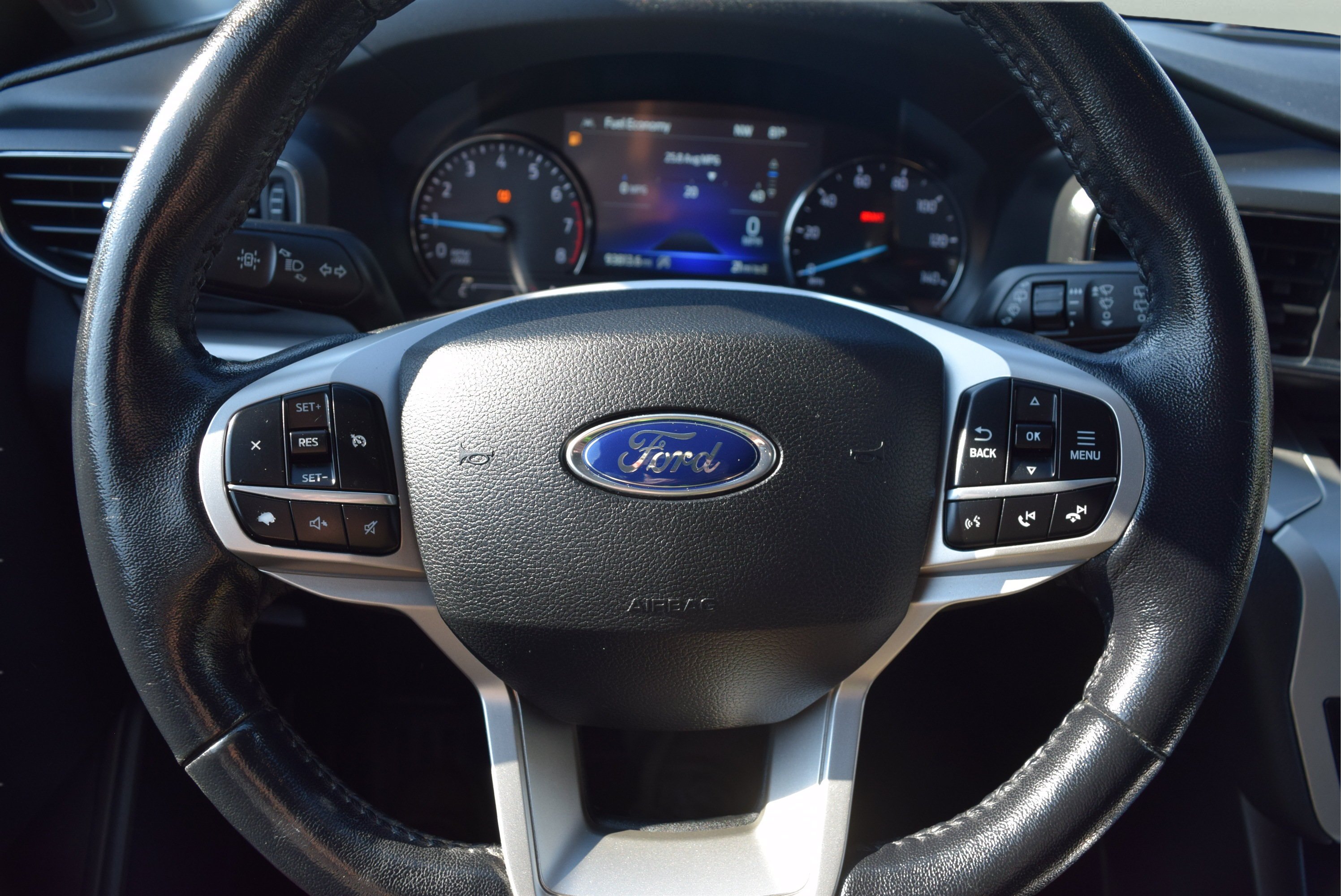 Used 2021 Ford Explorer XLT w/ Equipment Group 202A AWD/4WD image 11