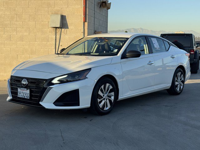 Used 2025 Nissan Altima 2.5 S image 3