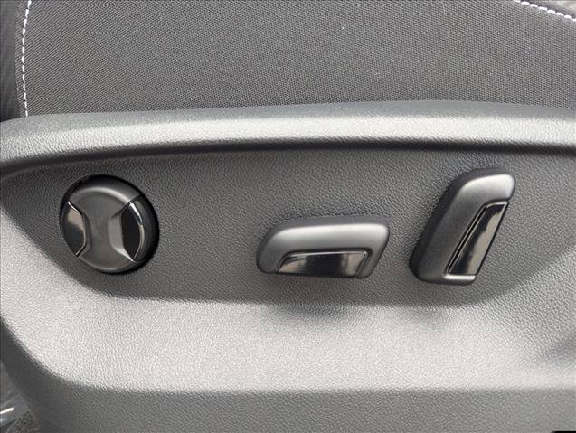 New 2026 Volkswagen Atlas Cross Sport SE FWD image 11