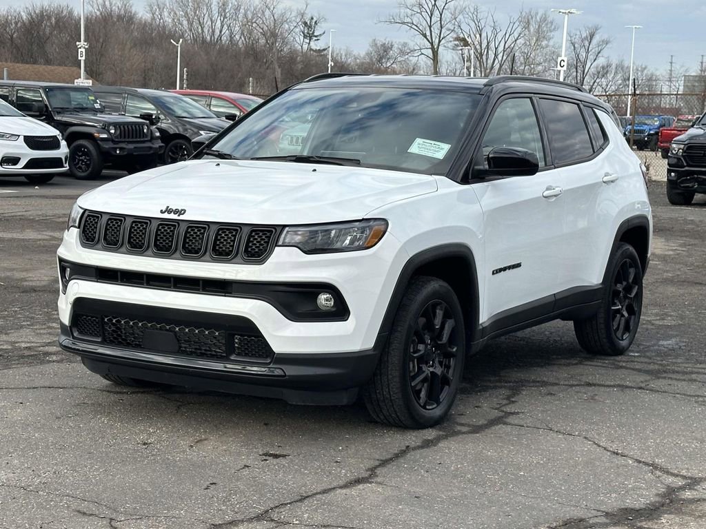 Certified 2023 Jeep Compass Latitude w/ Convenience Group AWD/4WD image 7