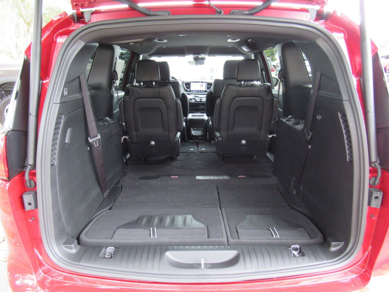 New 2027 Chrysler Pacifica LX FWD image 28