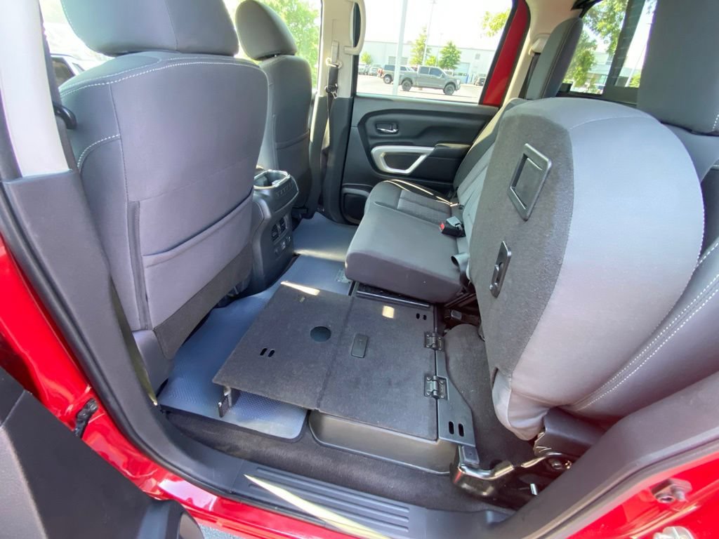 Used 2021 Nissan Titan SV w/ SV Convenience Package RWD image 27