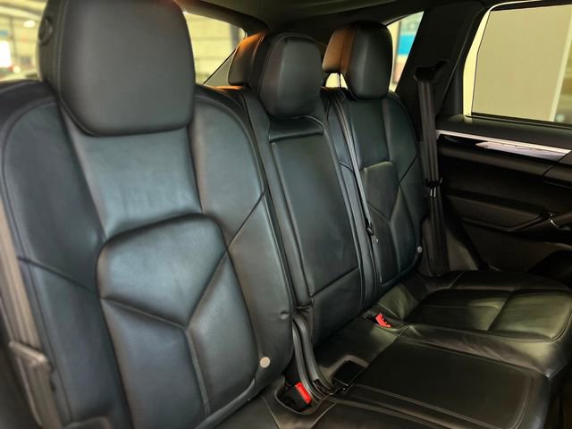 Used 2014 Porsche Cayenne Diesel AWD/4WD image 36