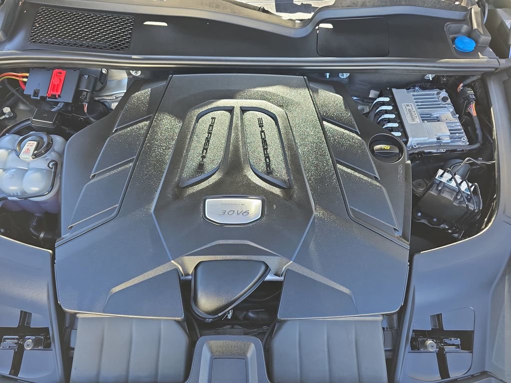 Used 2023 Porsche Cayenne AWD/4WD image 35