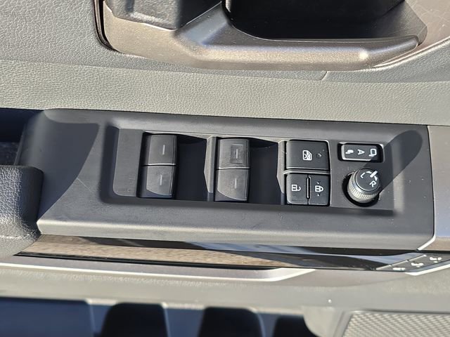 Used 2025 Toyota Tundra Limited image 27