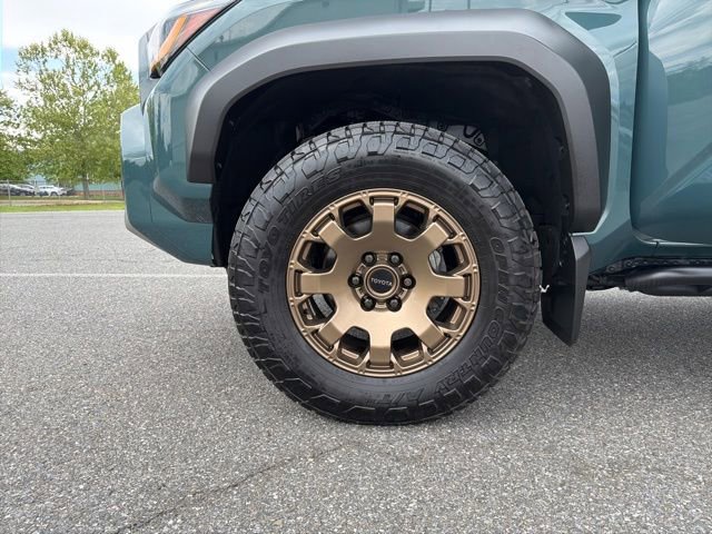 Used 2025 Toyota 4Runner Trailhunter AWD/4WD image 24
