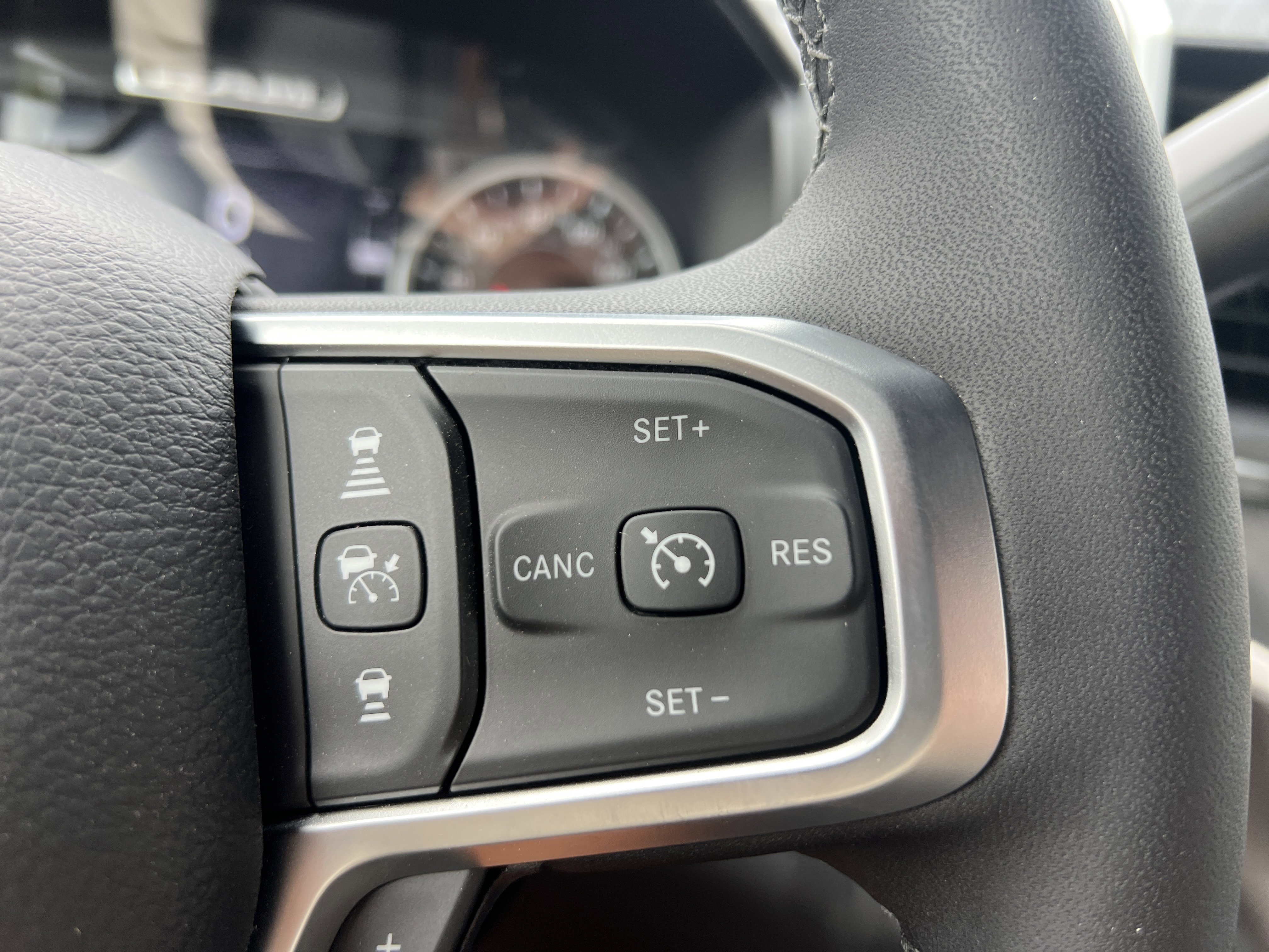 Used 2025 RAM 5500 4x4 Regular Cab image 23