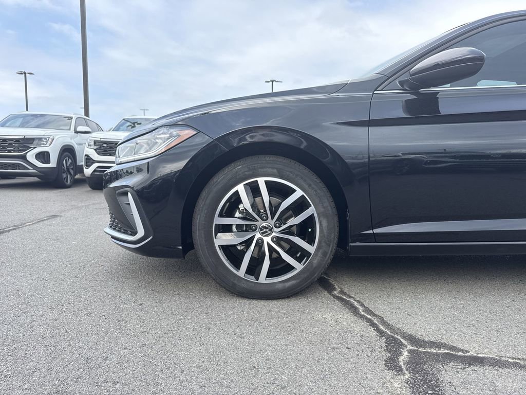 New 2025 Volkswagen Jetta SE image 9