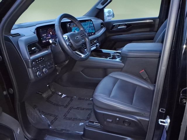 Used 2025 Chevrolet Suburban Z71 w/ Comfort Package AWD/4WD image 13