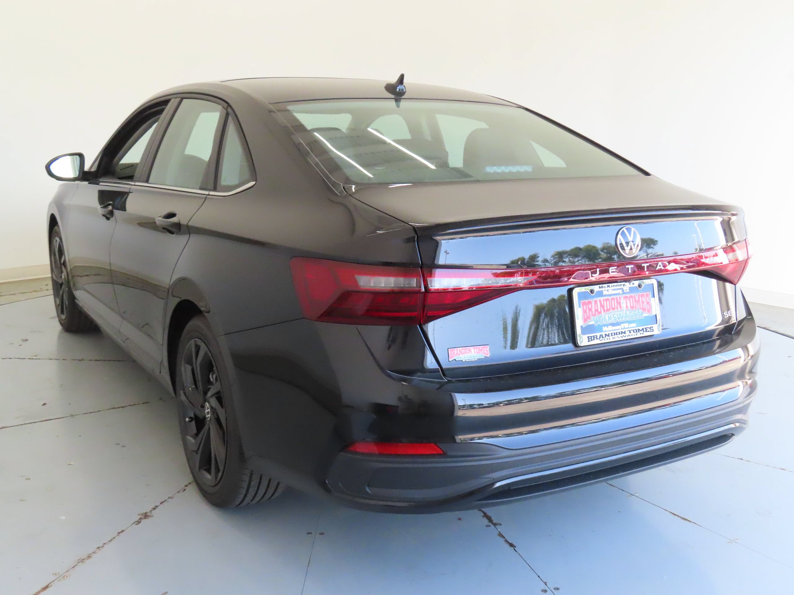 New 2026 Volkswagen Jetta SE FWD image 6