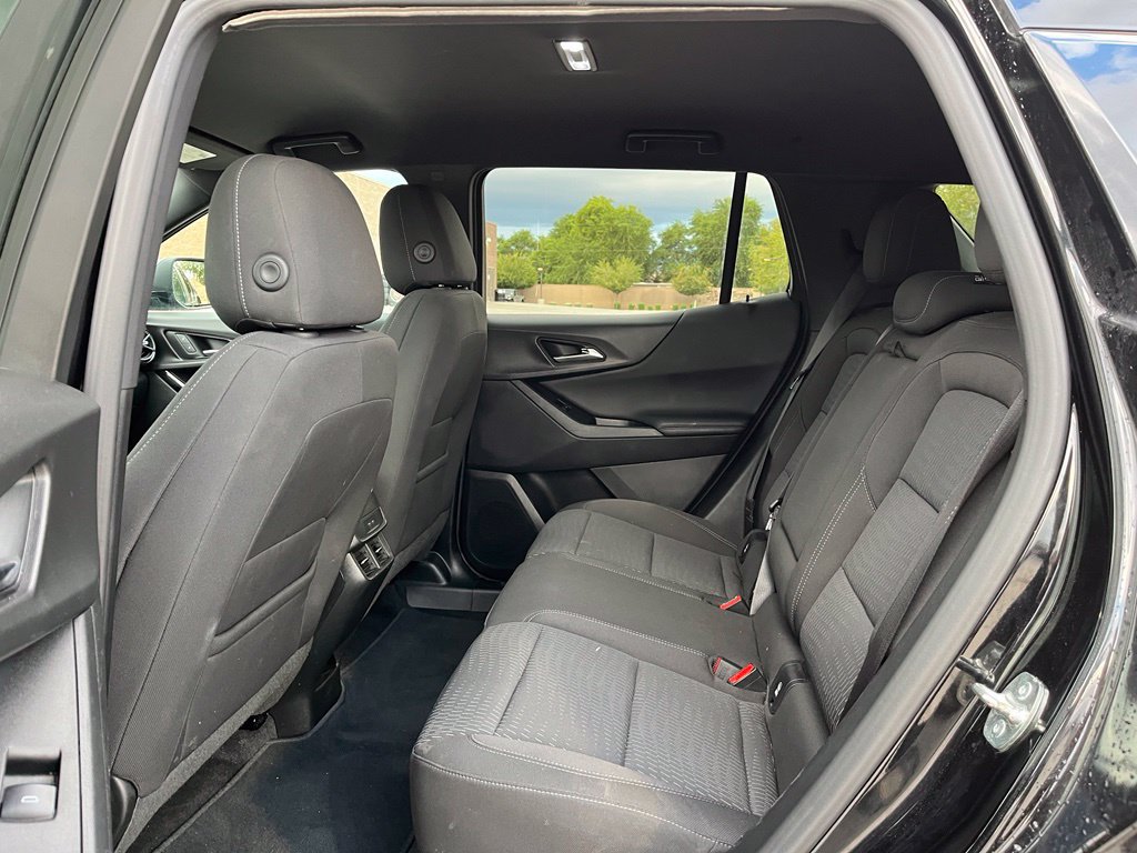Used 2025 Chevrolet Equinox LT AWD/4WD image 16