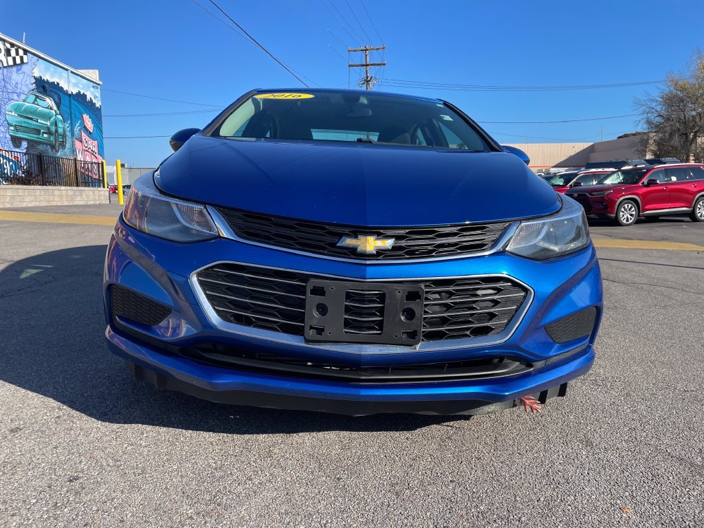 Used 2016 Chevrolet Cruze LT w/ Sun And Sound Package FWD image 8
