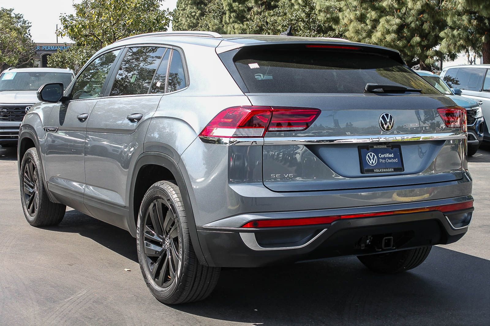 Certified 2022 Volkswagen Atlas Cross Sport SE image 6