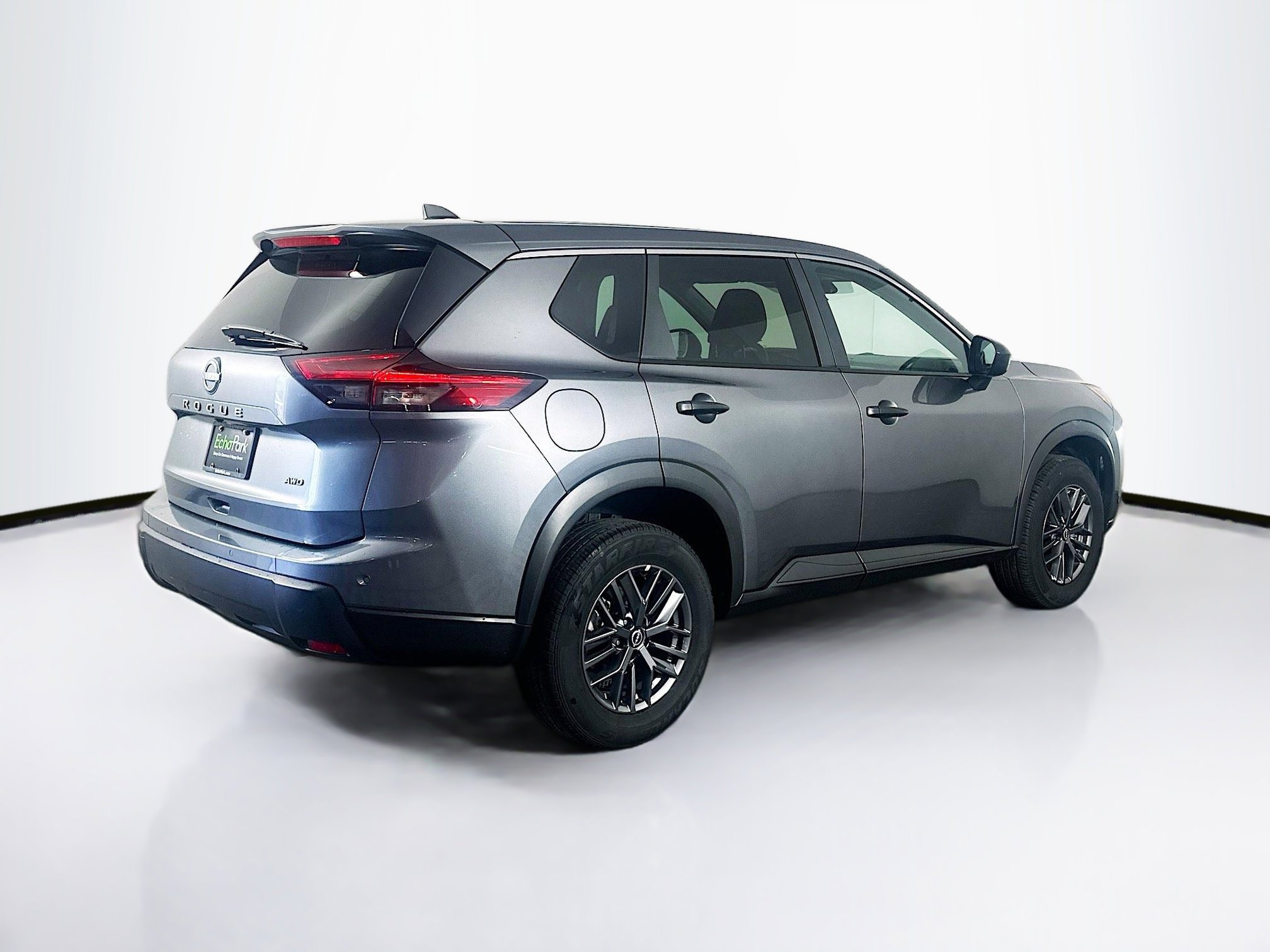 Used 2024 Nissan Rogue S AWD/4WD image 9