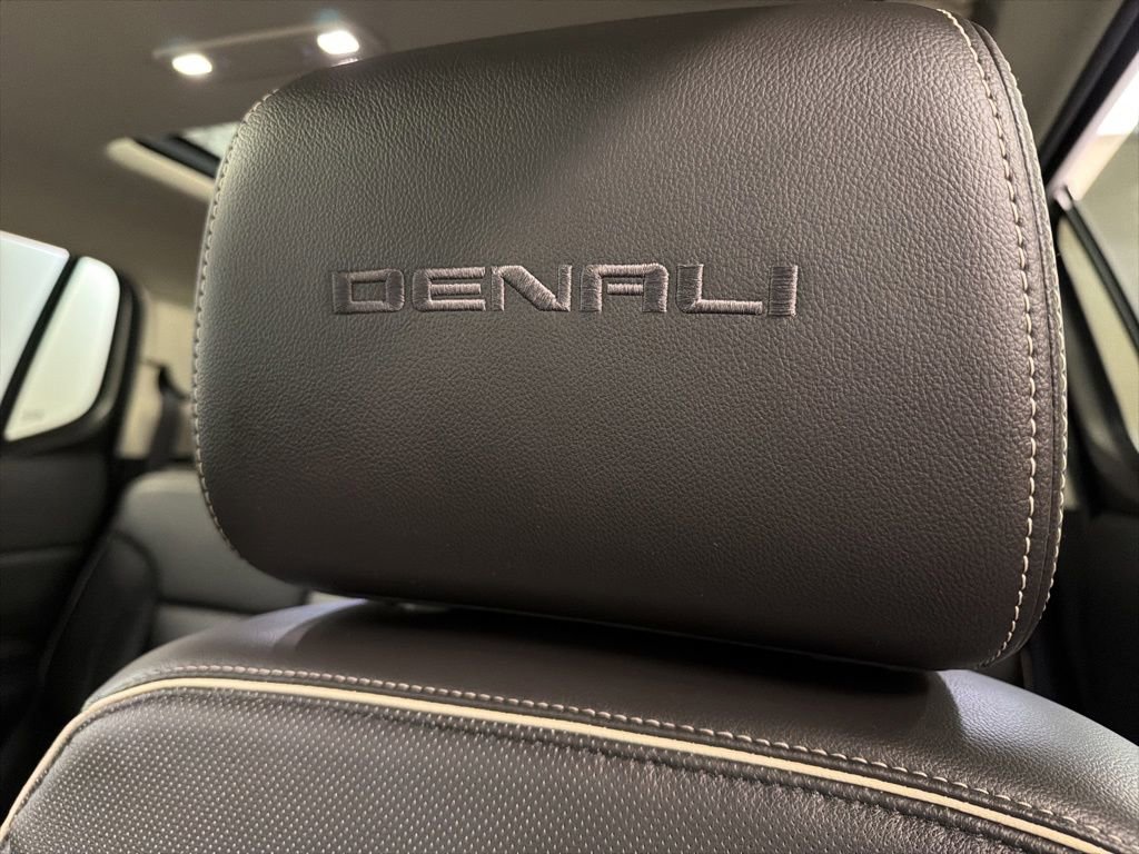 Used 2021 GMC Acadia Denali w/ Denali Ultimate Package AWD/4WD image 30
