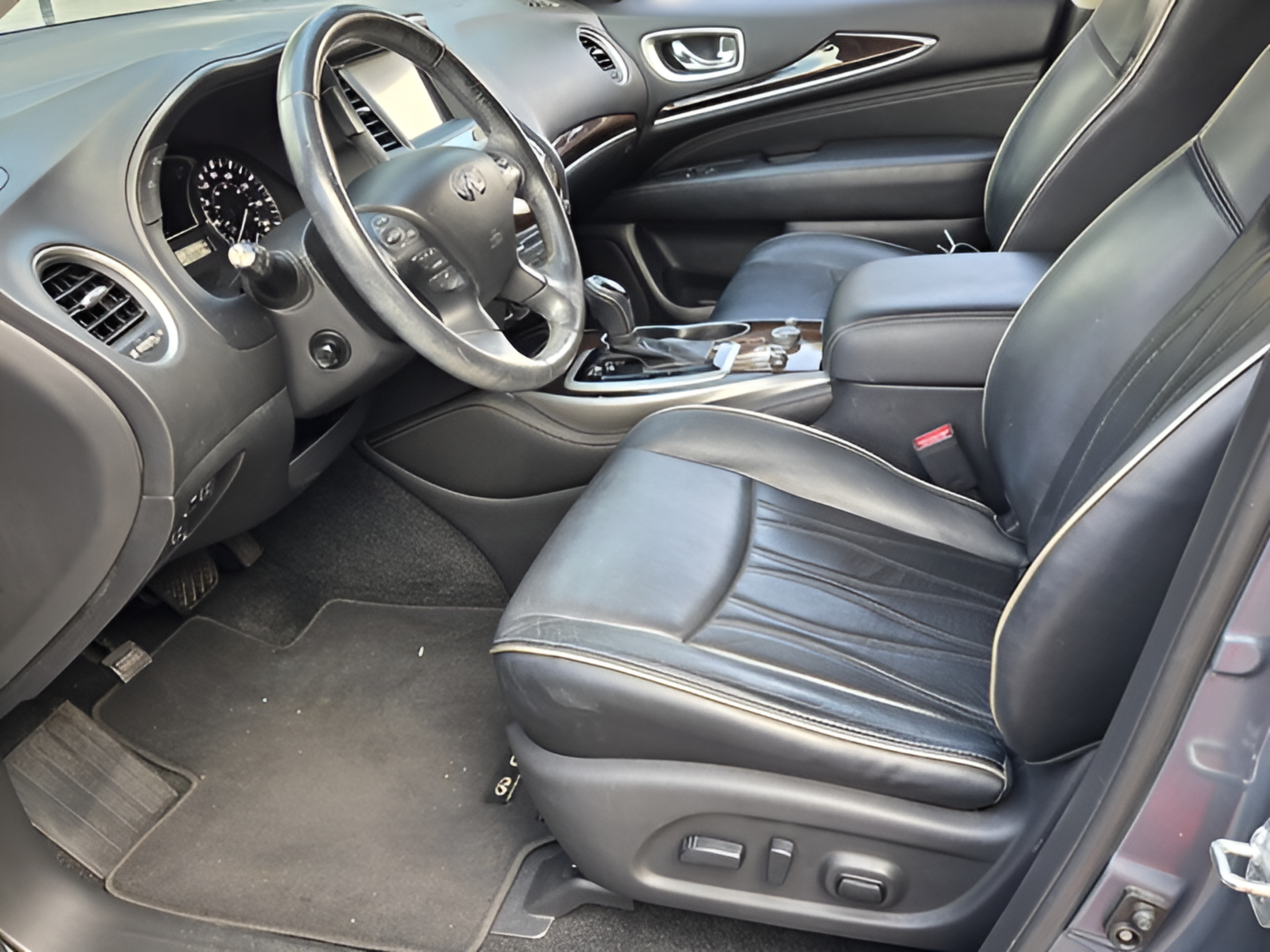 Used 2017 INFINITI QX60 FWD w/ Deluxe Technology Package image 14