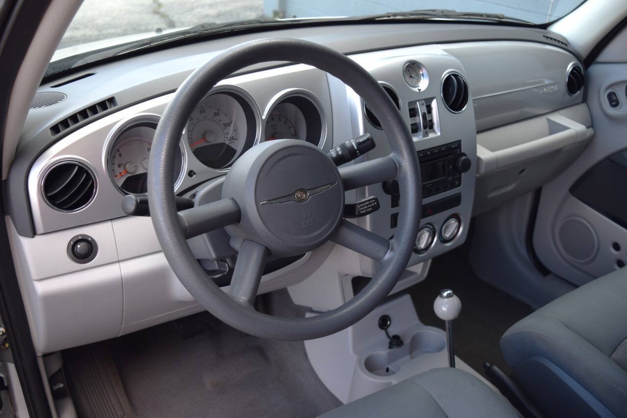 Used 2006 Chrysler PT Cruiser Touring FWD image 22
