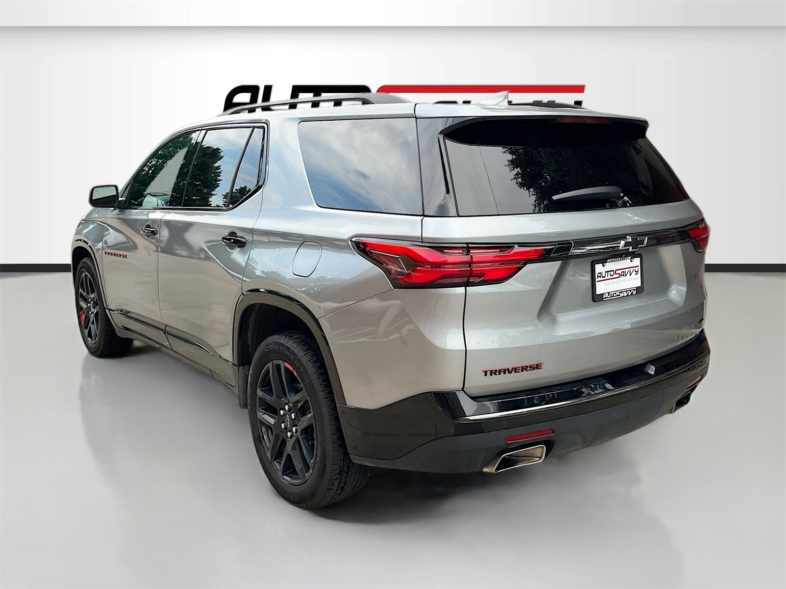 Used 2023 Chevrolet Traverse Premier w/ Redline Edition image 5