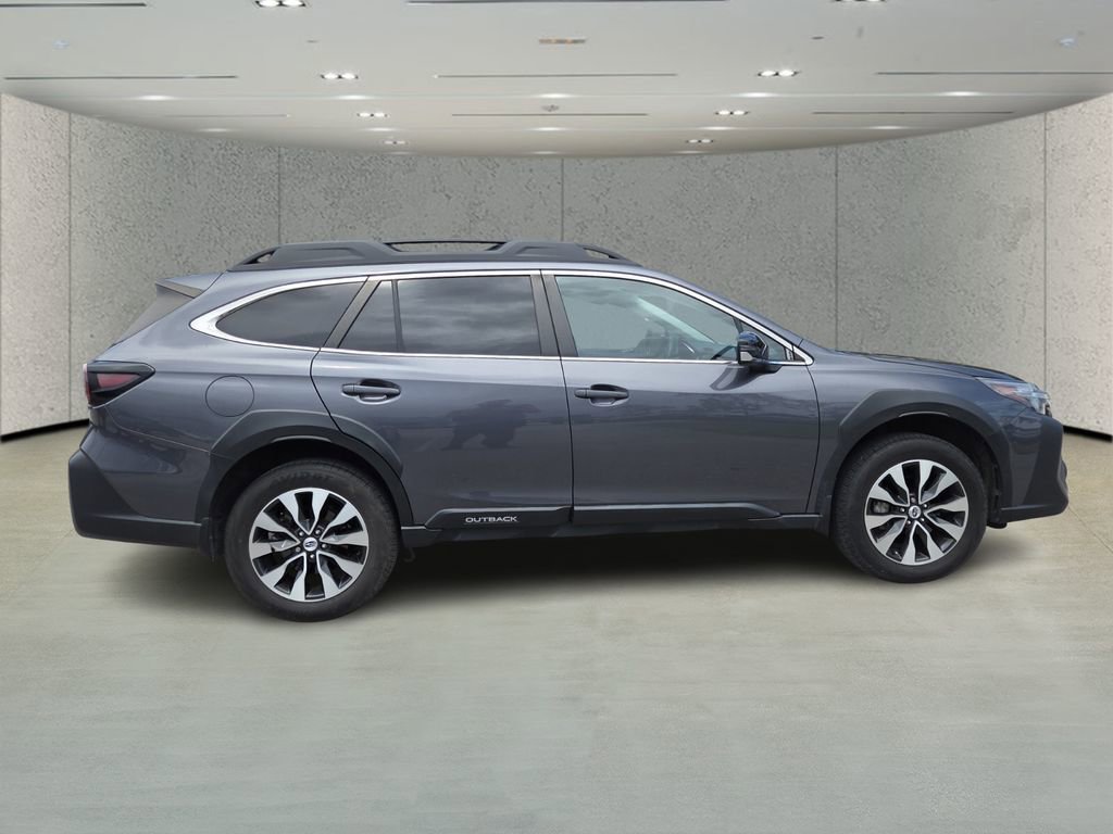Used 2023 Subaru Outback Limited XT image 2