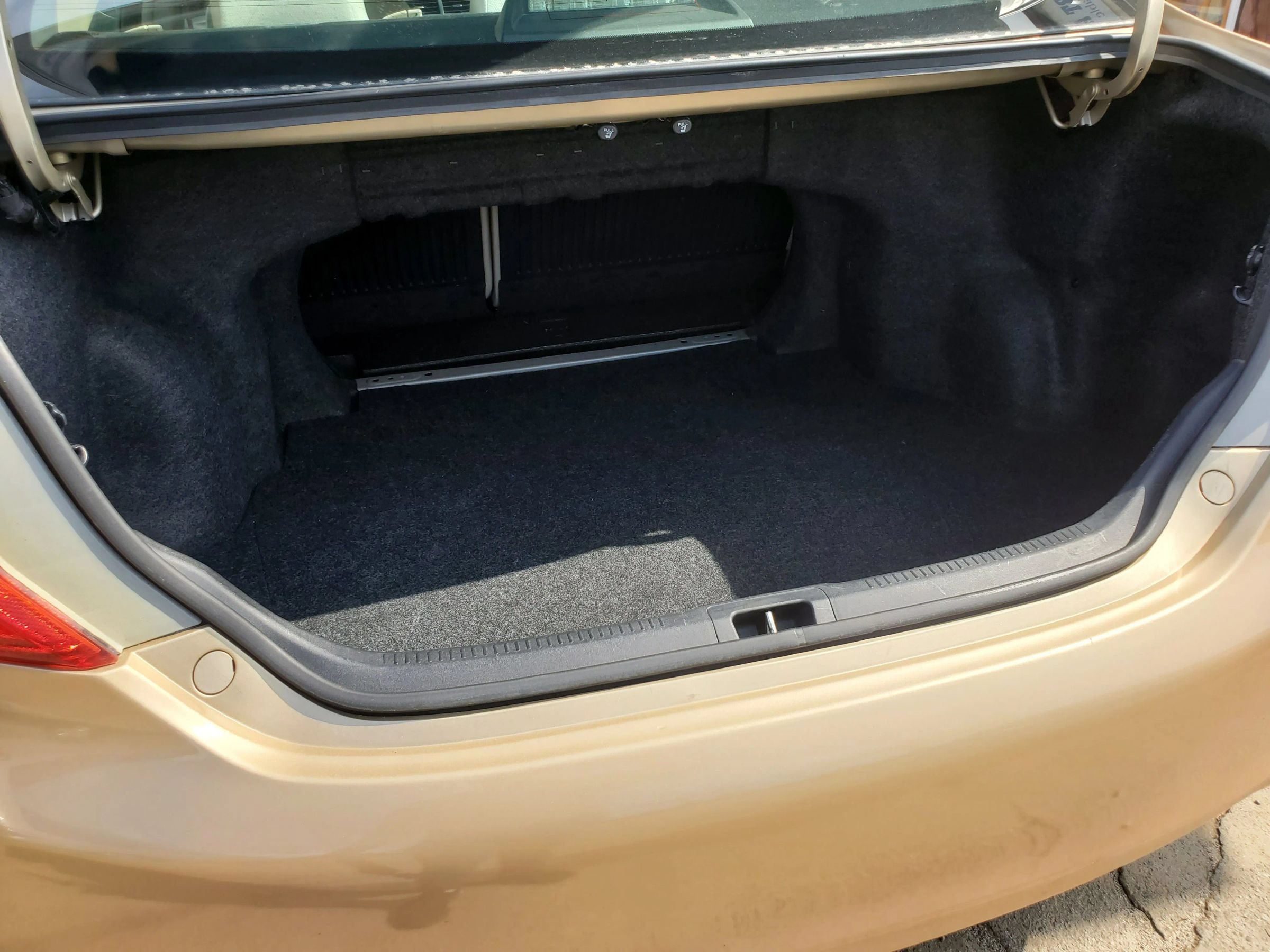 Used 2012 Toyota Camry LE FWD image 48